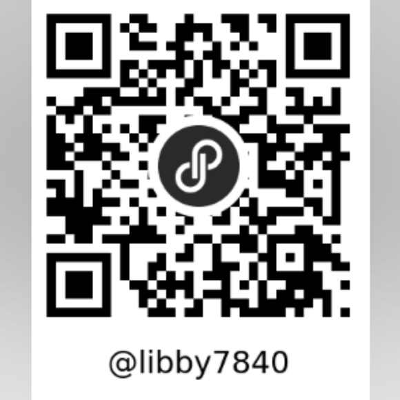 𝙀𝙐𝘾_𝑯𝒖𝒈 𝑫𝒆𝒂𝒍𝒆𝒓 𝑪𝒓𝒆𝒘𝒏𝒆𝒄𝒌 𝑺𝒉𝒊𝒓𝒕 - Picture 10 of 10